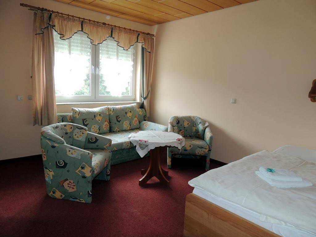 ברייטנברון Gaestehaus Am Hirtenberg מראה חיצוני תמונה
