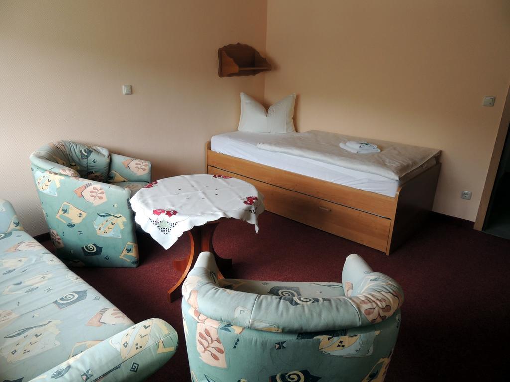 ברייטנברון Gaestehaus Am Hirtenberg מראה חיצוני תמונה